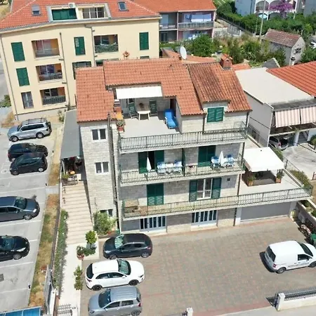 Nina Apartment Podstrana