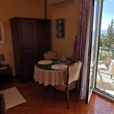 Apartment Nina Podstrana