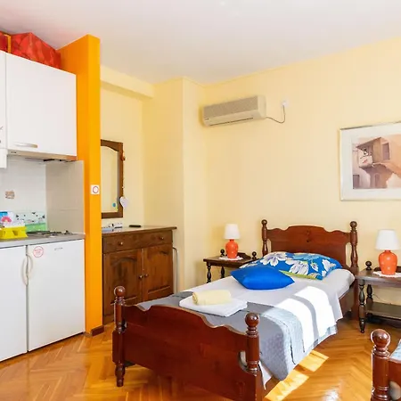 Apartment Sunset Near Podstrana